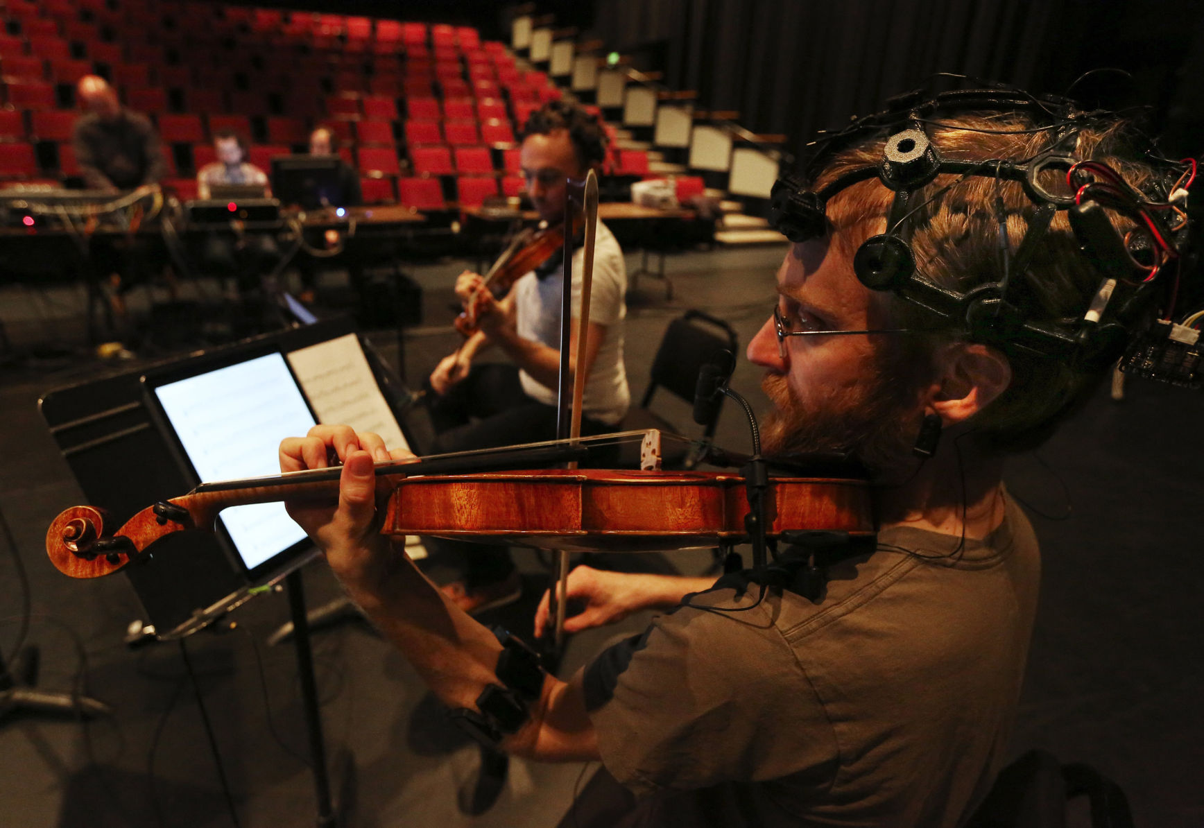 Strings player